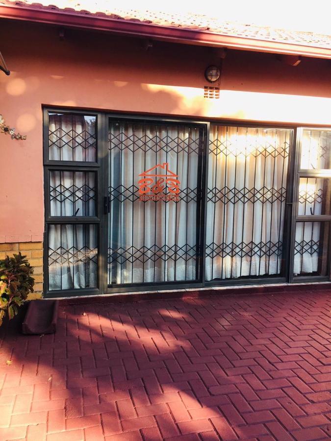 Forever Comfy Bed Bed & Breakfast Vanderbijlpark Eksteriør bilde